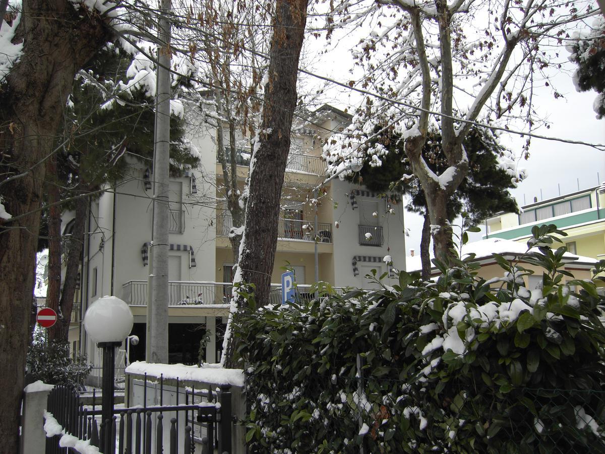 Residence Monaco Appartamenti Rimini Exterior foto